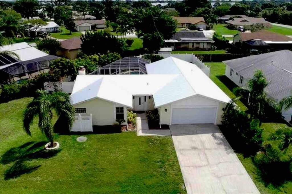 House With Heated Pool Near To Florida Beaches Villa Port St. Lucie Exterior photo